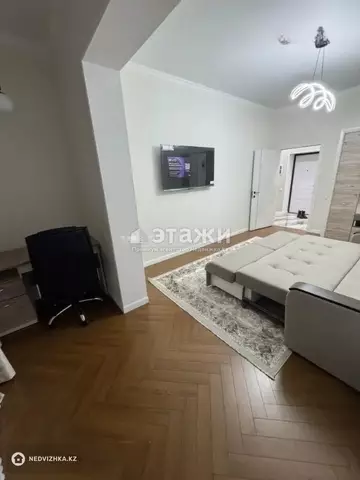 1-комнатная квартира, этаж 5 из 20, 50 м², на длительный срок