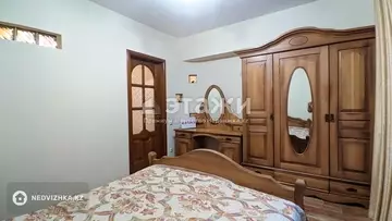 2-комнатная квартира, этаж 3 из 5, 54 м², на длительный срок