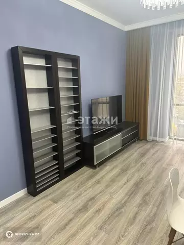 3-комнатная квартира, этаж 9 из 16, 80 м², на длительный срок
