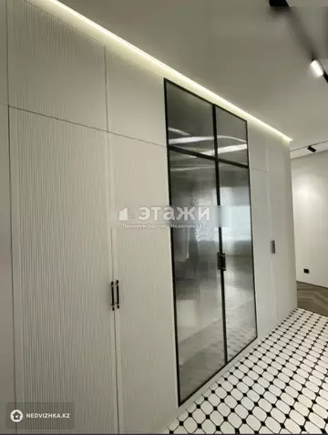 2-комнатная квартира, этаж 11 из 23, 77 м²