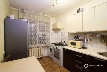3-комнатная квартира, этаж 3 из 5, 57 м²