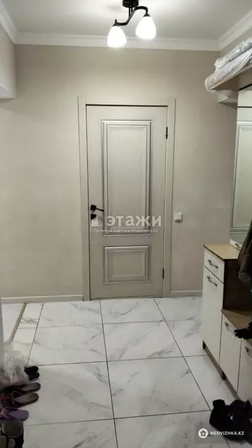 3-комнатная квартира, этаж 1 из 8, 70 м²