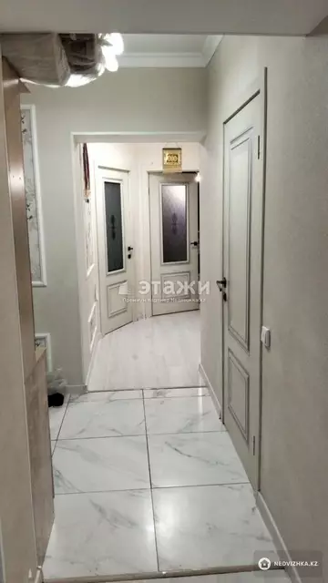3-комнатная квартира, этаж 1 из 8, 70 м²