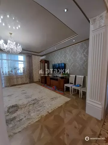 3-комнатная квартира, этаж 4 из 6, 120 м²