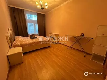 3-комнатная квартира, этаж 2 из 23, 137 м²