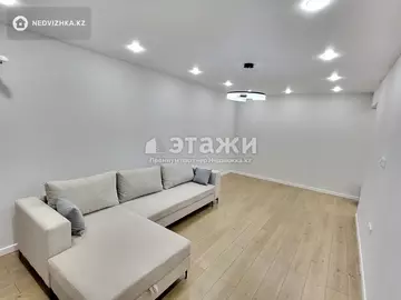 3-комнатная квартира, этаж 4 из 7, 93 м²