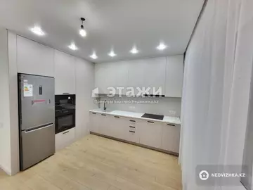 3-комнатная квартира, этаж 4 из 7, 93 м²