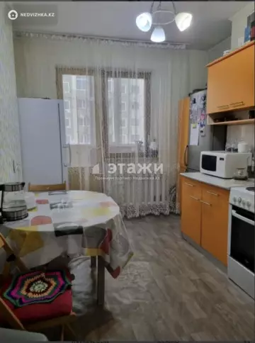3-комнатная квартира, этаж 3 из 18, 80 м²