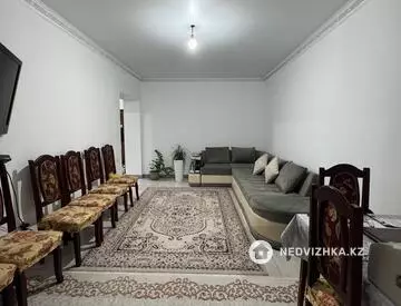 2-комнатная квартира, этаж 4 из 5, 72 м²