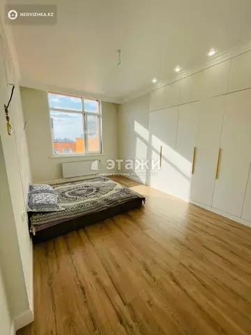 4-комнатная квартира, этаж 13 из 15, 130 м²