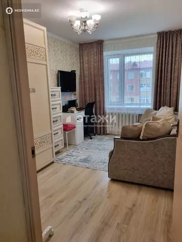 2-комнатная квартира, этаж 4 из 5, 48 м²