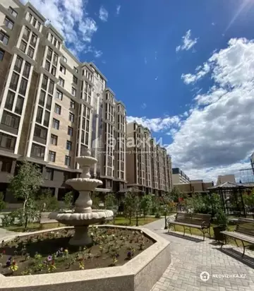 2-комнатная квартира, этаж 8 из 9, 58 м²