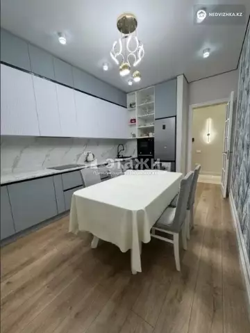 3-комнатная квартира, этаж 4 из 12, 86 м²