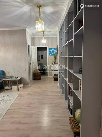 70 м², 2-комнатная квартира, этаж 2 из 16, 70 м², изображение - 1