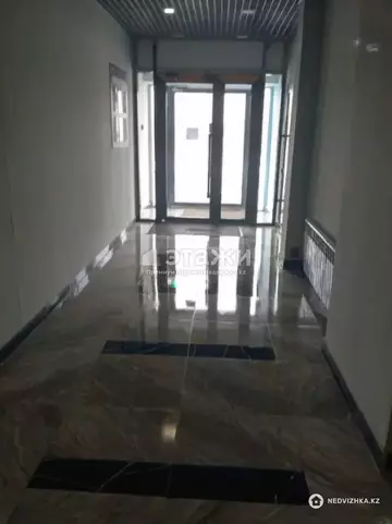 4-комнатная квартира, этаж 2 из 10, 104 м²