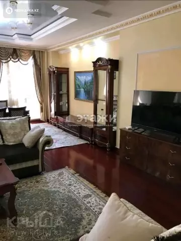 193 м², 4-комнатная квартира, этаж 3 из 5, 193 м², изображение - 1