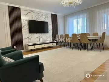 4-комнатная квартира, этаж 9 из 10, 169 м²