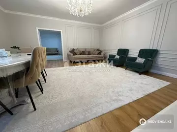 4-комнатная квартира, этаж 9 из 10, 169 м²