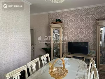 3-комнатная квартира, этаж 8 из 15, 90 м²