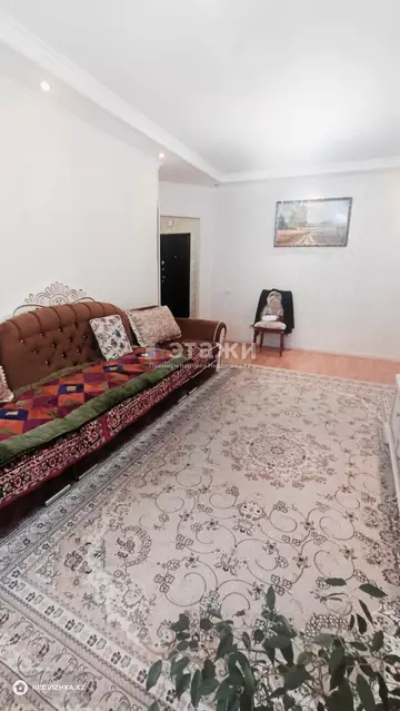 2-комнатная квартира, этаж 4 из 12, 66 м²