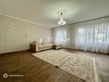 3-комнатная квартира, этаж 4 из 5, 82 м²