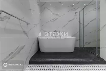 5-комнатная квартира, этаж 17 из 19, 194 м²