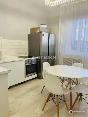 3-комнатная квартира, этаж 19 из 19, 97 м²