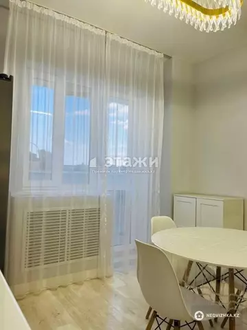 3-комнатная квартира, этаж 19 из 19, 97 м²