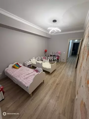 3-комнатная квартира, этаж 12 из 12, 90 м²
