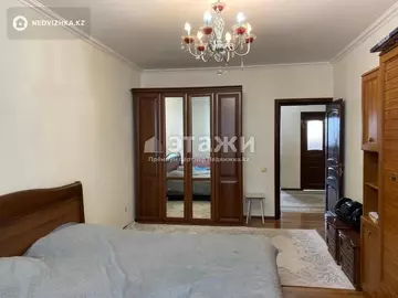 3-комнатная квартира, этаж 13 из 17, 107 м²