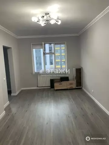 2-комнатная квартира, этаж 4 из 12, 42 м²