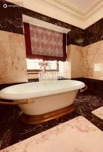 6-комнатная квартира, этаж 5 из 5, 427 м²