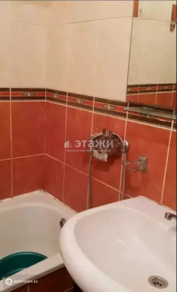 2-комнатная квартира, этаж 3 из 5, 48 м²
