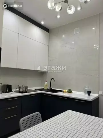 2-комнатная квартира, этаж 9 из 9, 60 м²