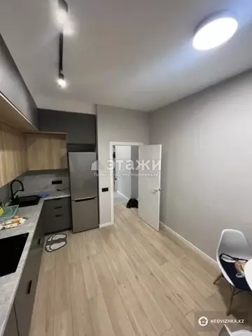 1-комнатная квартира, этаж 10 из 10, 45 м²