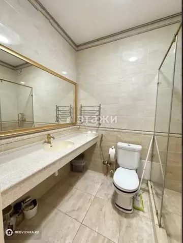4-комнатная квартира, этаж 4 из 6, 223 м²
