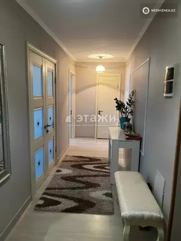 2-комнатная квартира, этаж 4 из 5, 55 м²