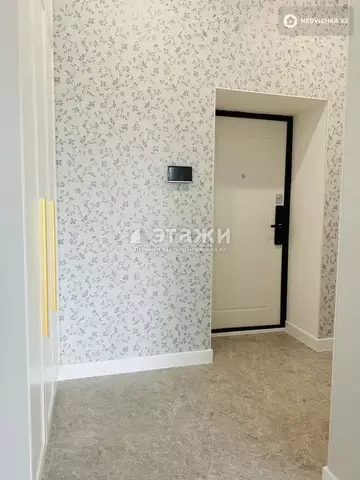 3-комнатная квартира, этаж 2 из 12, 63 м²