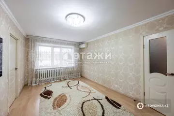 4-комнатная квартира, этаж 3 из 5, 65 м²
