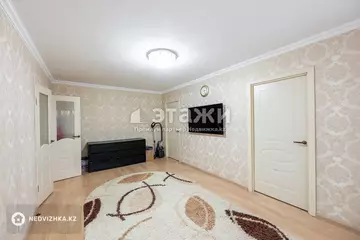 4-комнатная квартира, этаж 3 из 5, 65 м²