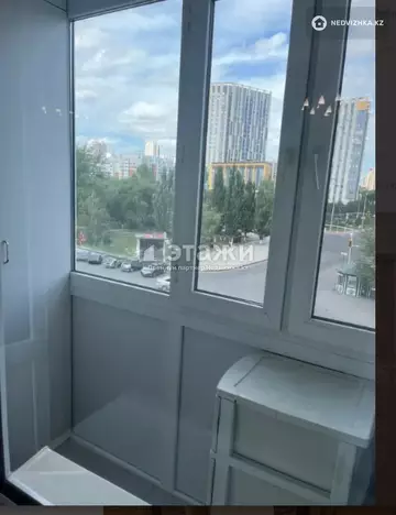 3-комнатная квартира, этаж 4 из 5, 64 м²