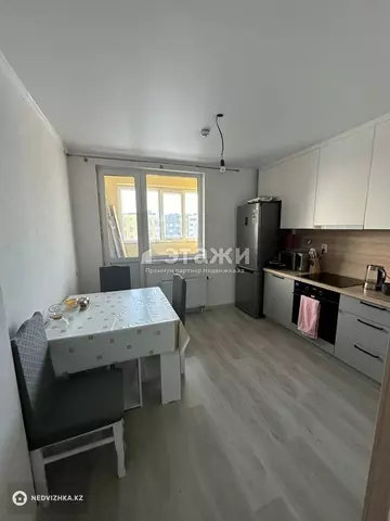 1-комнатная квартира, этаж 8 из 10, 42 м²