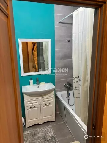 2-комнатная квартира, этаж 9 из 9, 43 м²