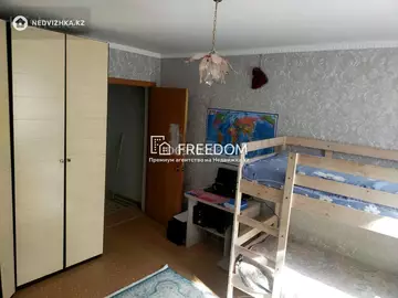 3-комнатная квартира, этаж 1 из 13, 80 м²