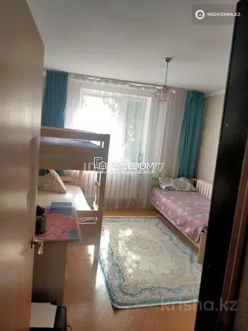 3-комнатная квартира, этаж 1 из 13, 80 м²