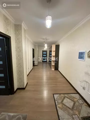 2-комнатная квартира, этаж 11 из 20, 96 м²