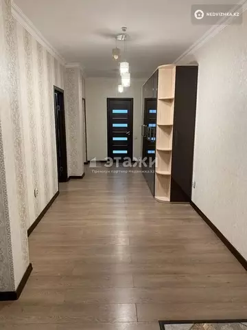 2-комнатная квартира, этаж 11 из 20, 96 м²