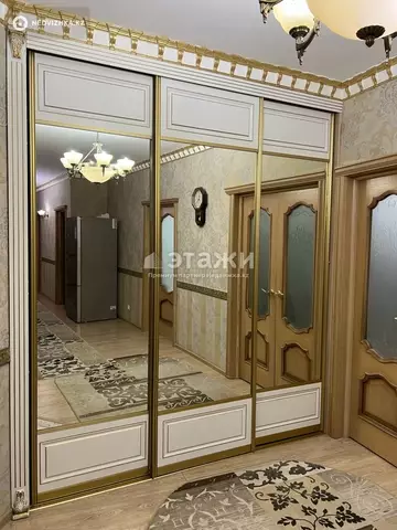 4-комнатная квартира, этаж 9 из 14, 146 м²