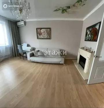 3-комнатная квартира, этаж 8 из 10, 80 м²