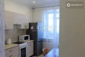 1-комнатная квартира, этаж 9 из 13, 38 м²